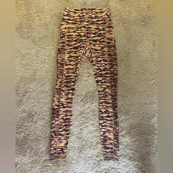 Fabletics Leggings - Picture 5 of 5